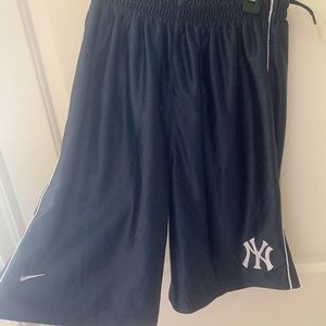 Boys youth medium New York Yankee Nike shorts